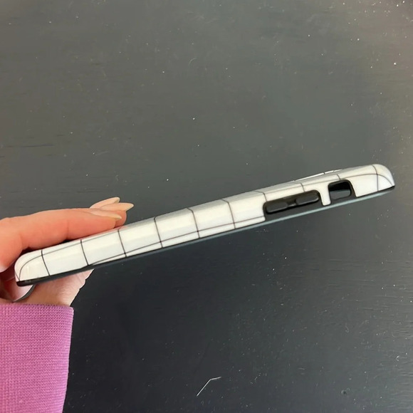 Casely Black And White Grid Patterned Checkered Phone Case IPhone 11 Brand new - Picture 4 of 4